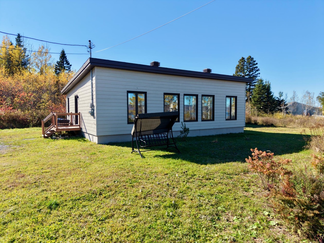 Façade — 8 Rue Assels, Gaspé