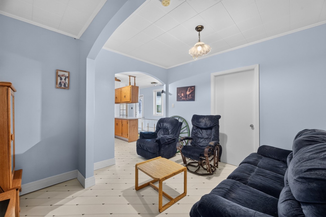Salon — 307 3e Rang O., Sainte-Luce