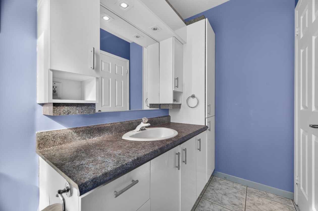 Salle de bains — 307 3e Rang O., Sainte-Luce