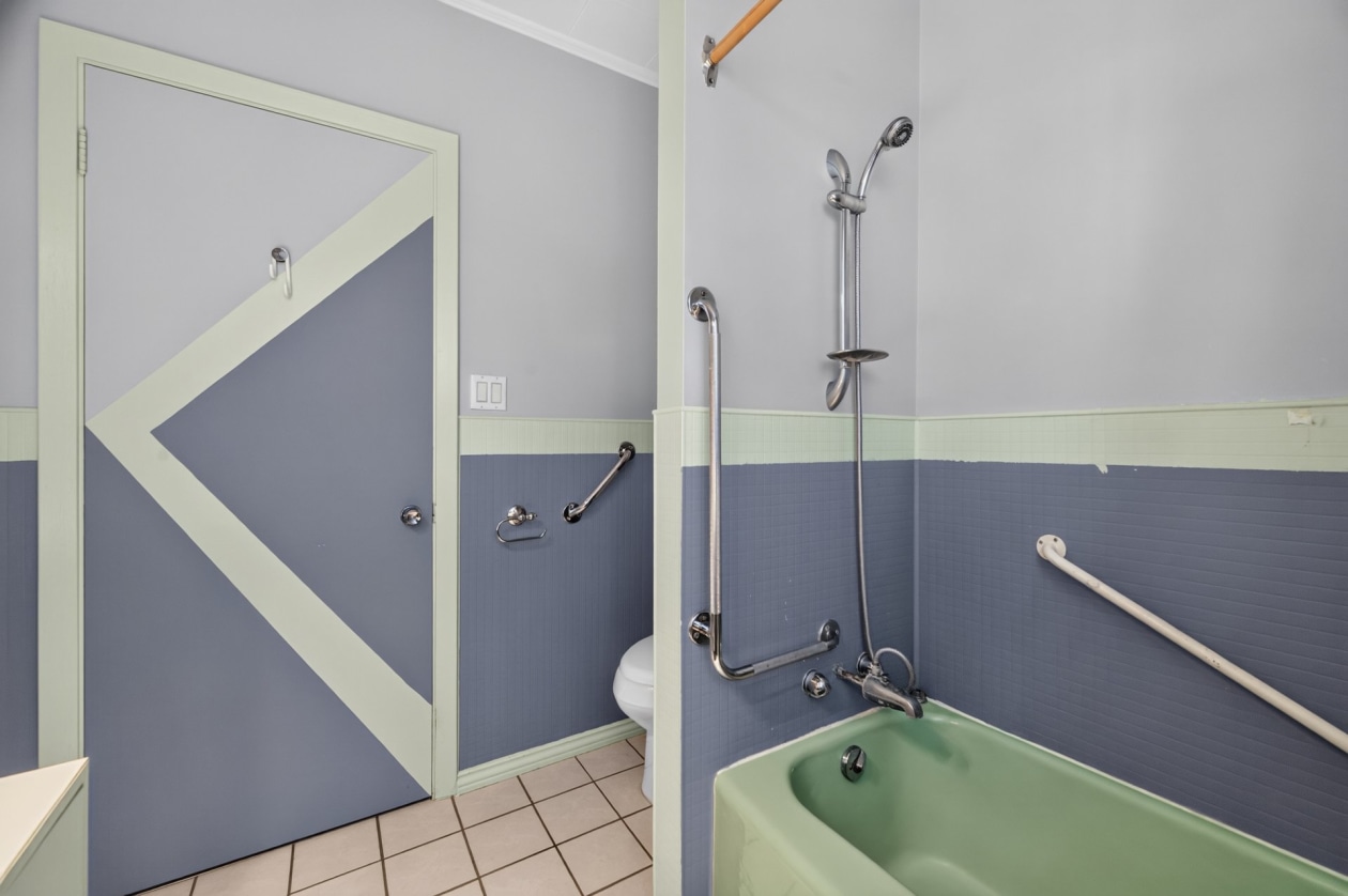 Salle de bains — 307 3e Rang O., Sainte-Luce