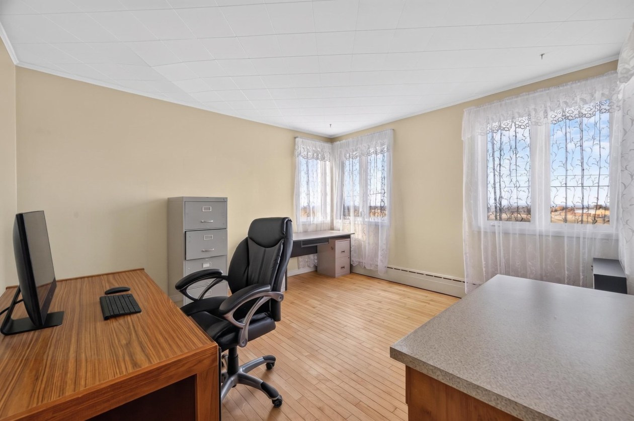 Bureau — 307 3e Rang O., Sainte-Luce