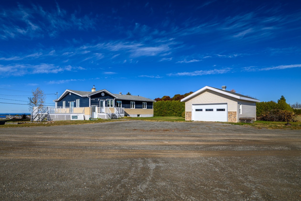 Garage — 307 3e Rang O., Sainte-Luce