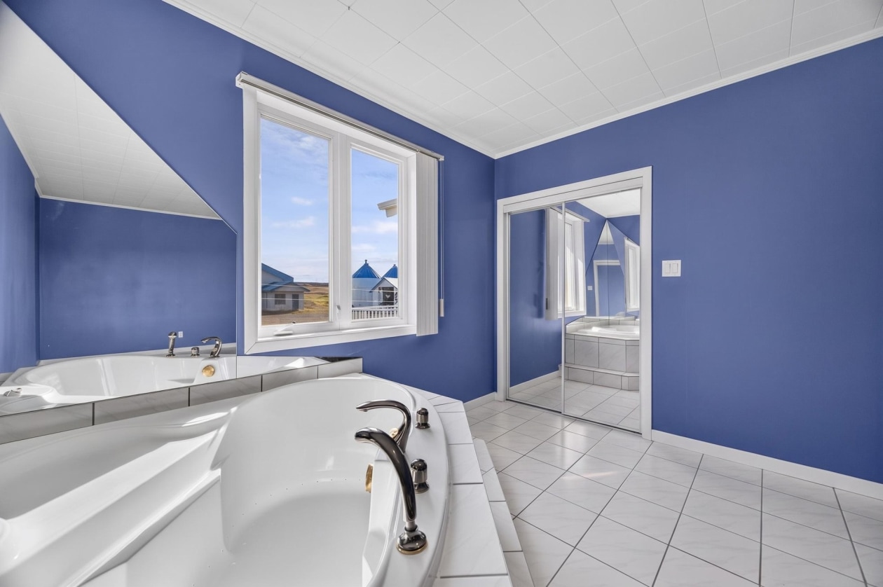 Salle de bains — 307 3e Rang O., Sainte-Luce