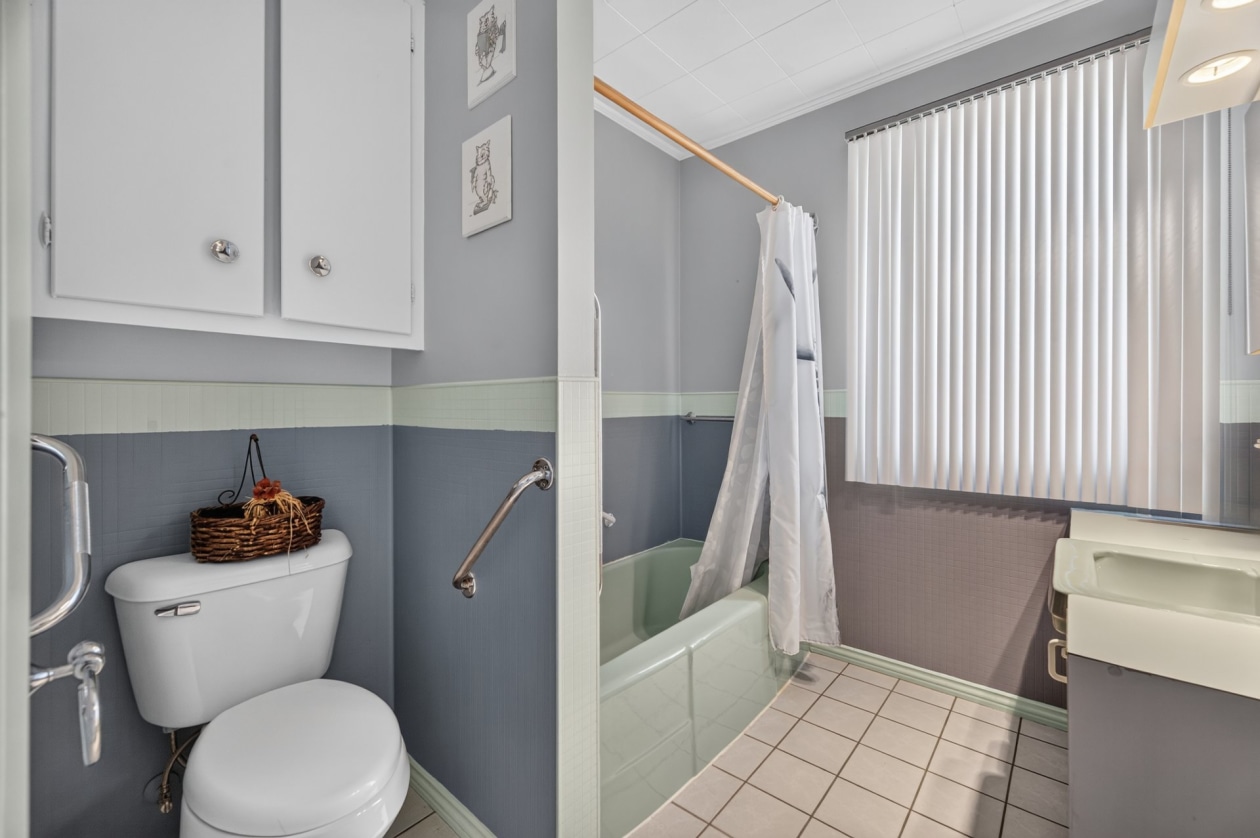 Salle de bains — 307 3e Rang O., Sainte-Luce