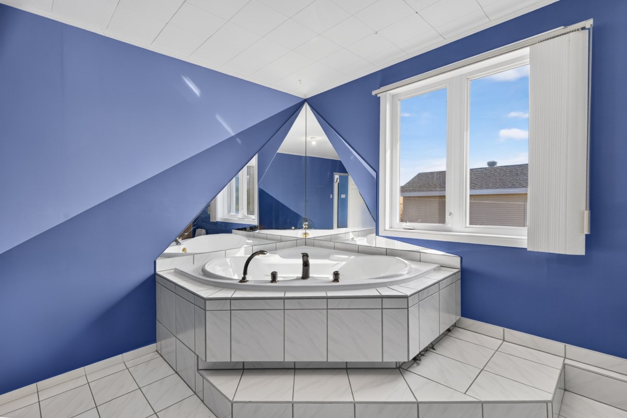 Salle de bains — 307 3e Rang O., Sainte-Luce