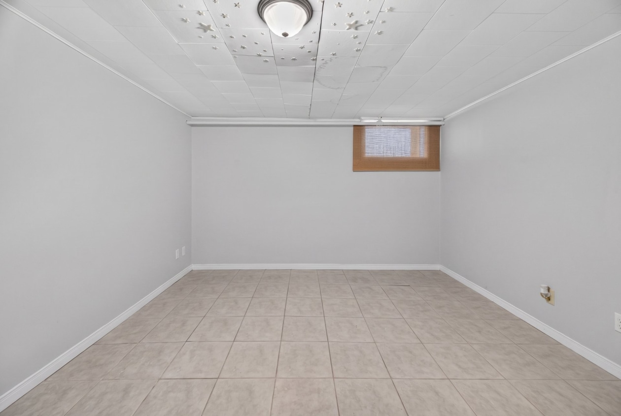 Chambre à coucher — 307 3e Rang O., Sainte-Luce