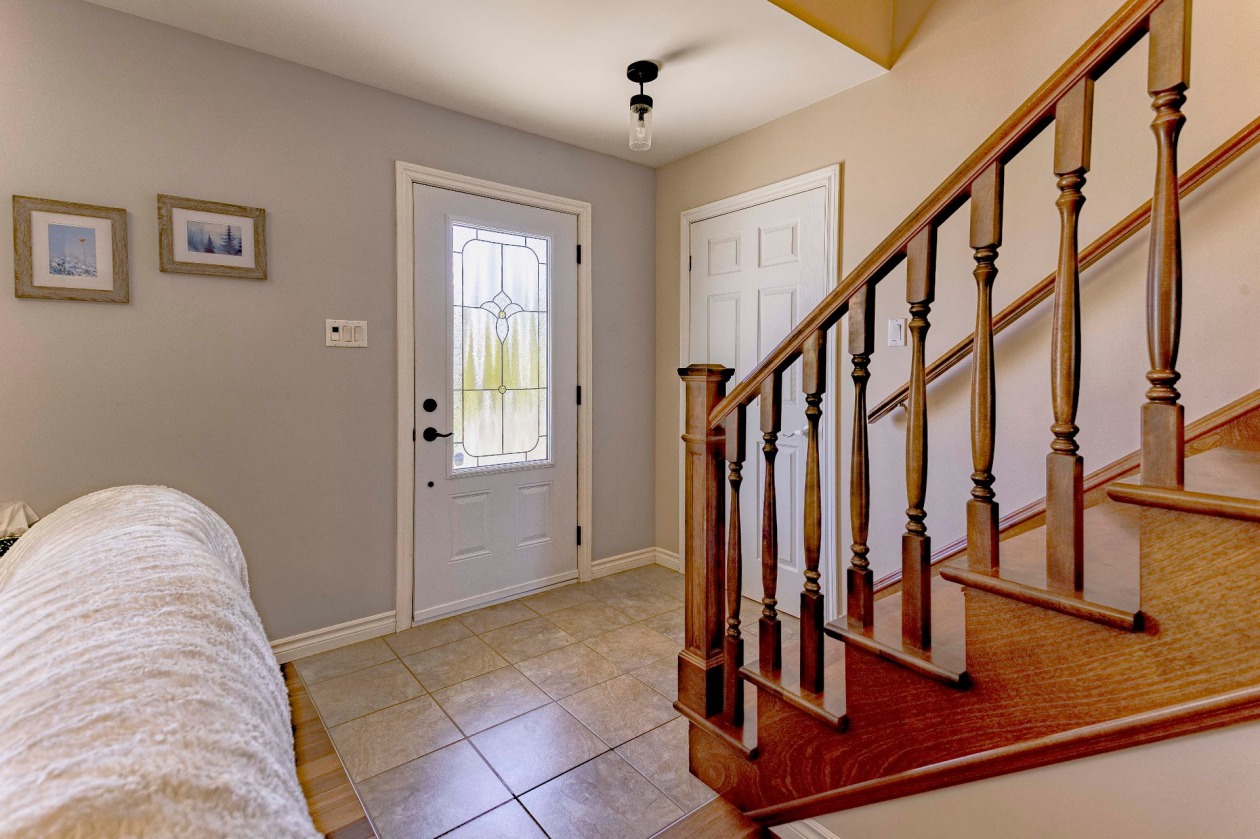Hall d'entrée — 2003 Rue J.S.-Brulé, Saint-Maurice