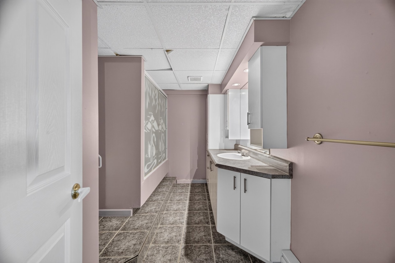 Salle de bains — 307 3e Rang O., Sainte-Luce