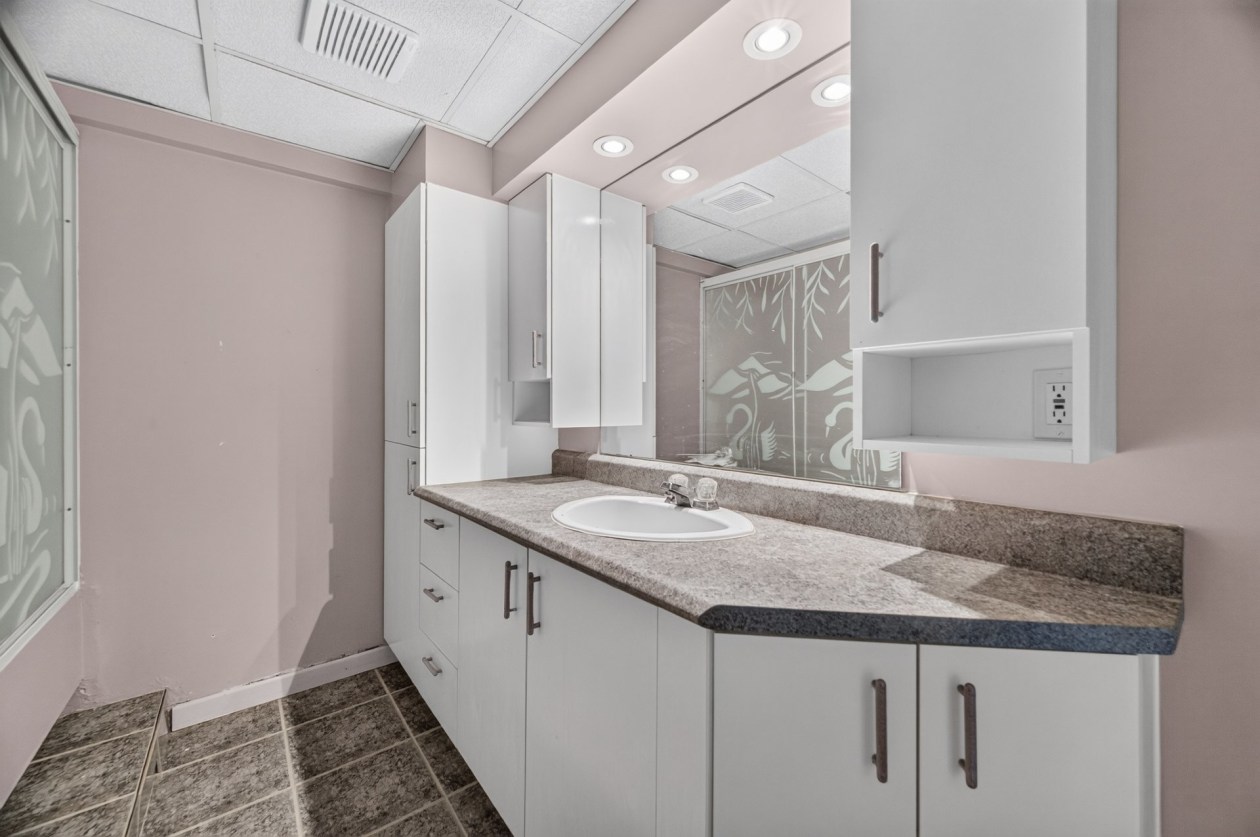 Salle de bains — 307 3e Rang O., Sainte-Luce