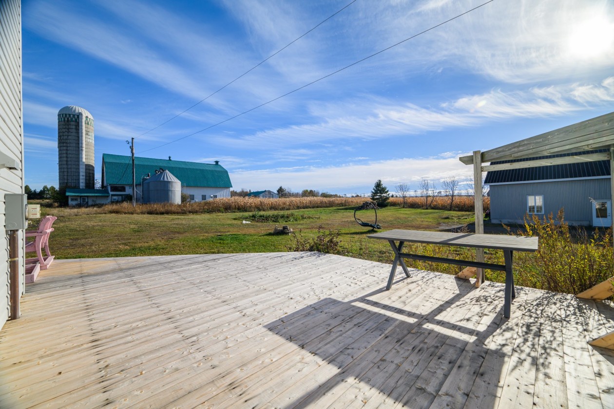 Terrasse — 293 2e Rang E., Sainte-Luce