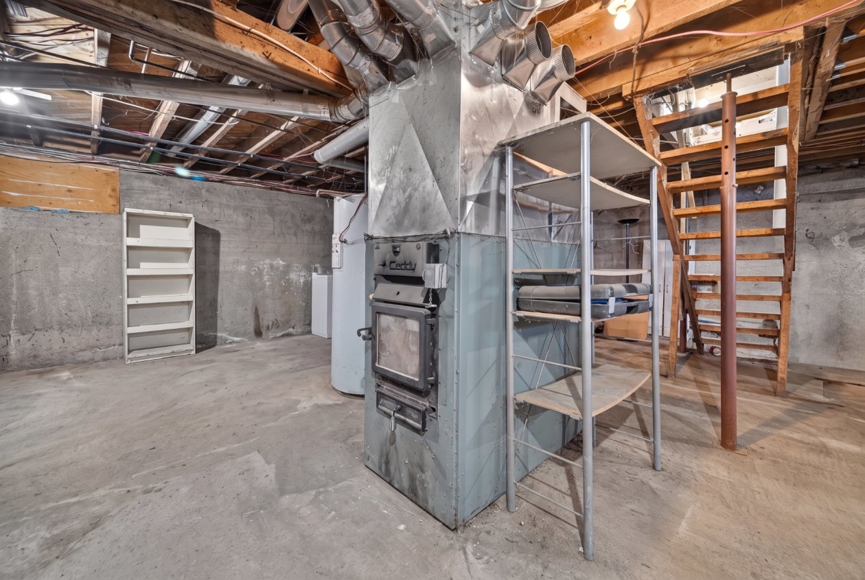 Sous-sol — 293 2e Rang E., Sainte-Luce