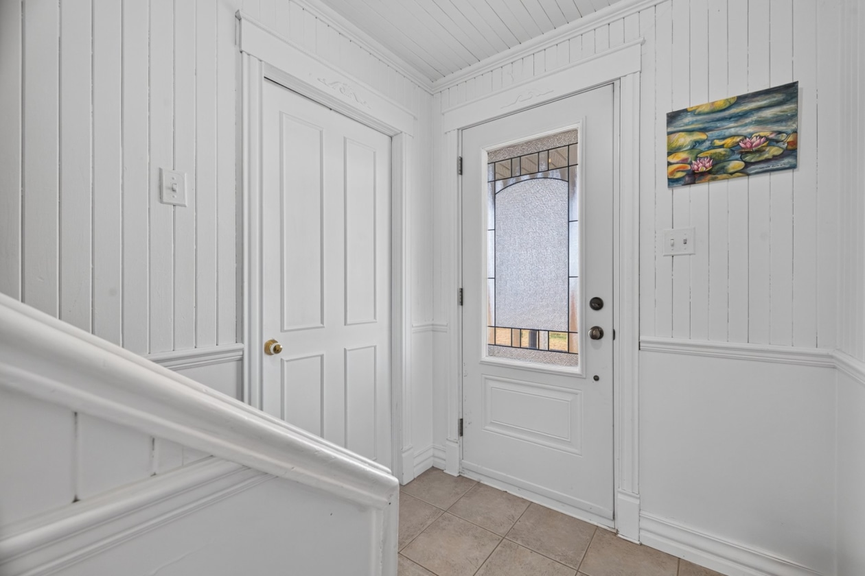 Entrée extérieure — 293 2e Rang E., Sainte-Luce