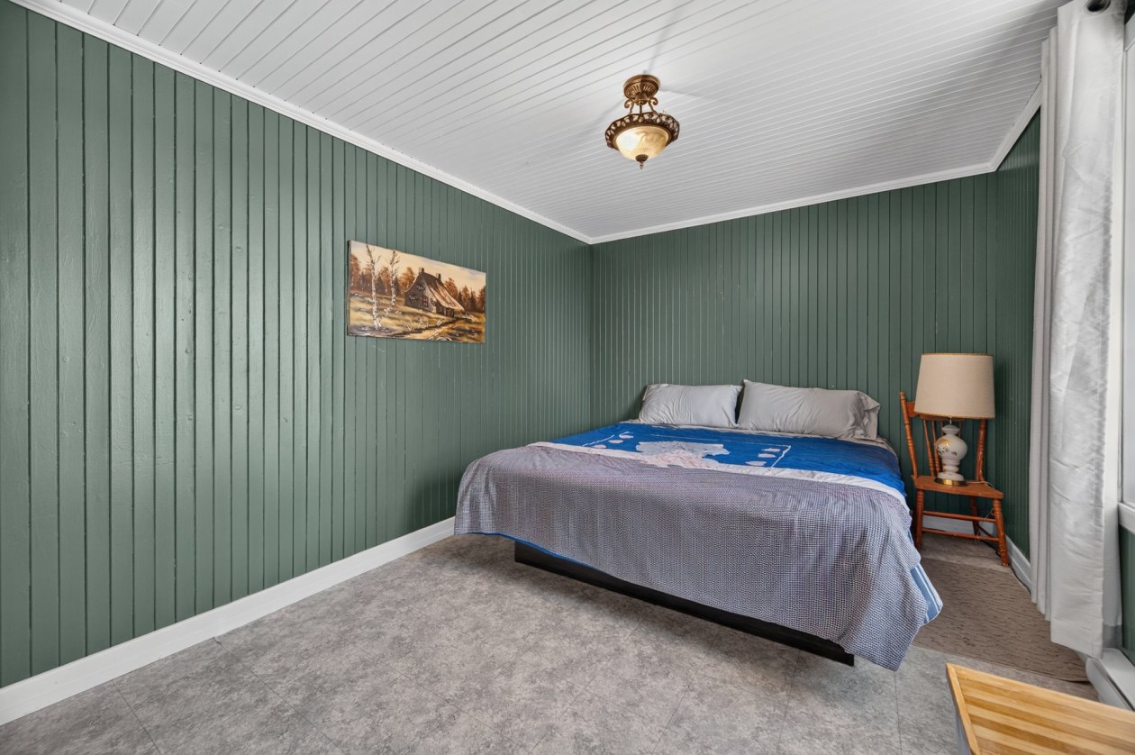 Chambre à coucher — 293 2e Rang E., Sainte-Luce