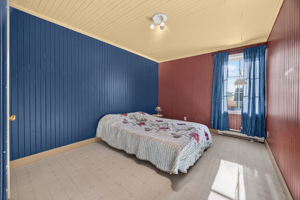 Chambre à coucher — 293 2e Rang E., Sainte-Luce