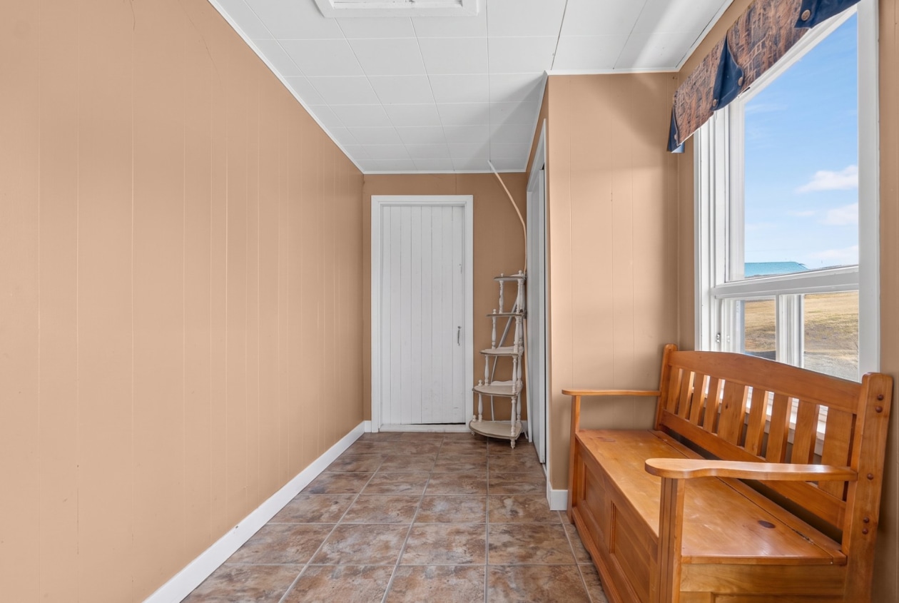 Hall d'entrée — 293 2e Rang E., Sainte-Luce