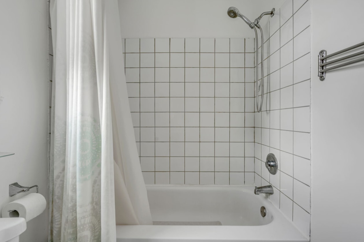 Salle de bains — 65 - 67 Route des Érables, Sainte-Catherine-de-la-Jacques-Cartier