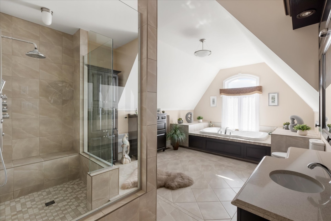 Salle de bains — 1365 Av. Godefroy, Bécancour
