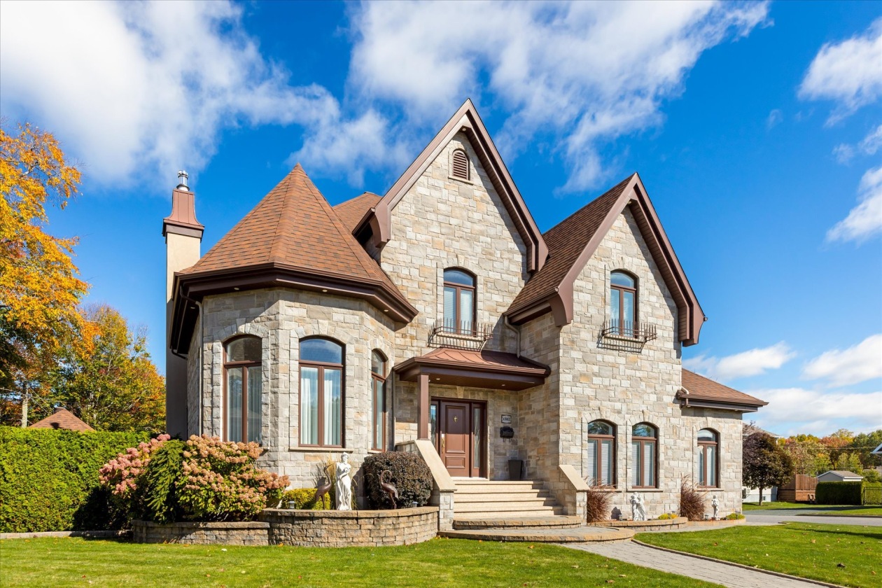Façade — 1365 Av. Godefroy, Bécancour