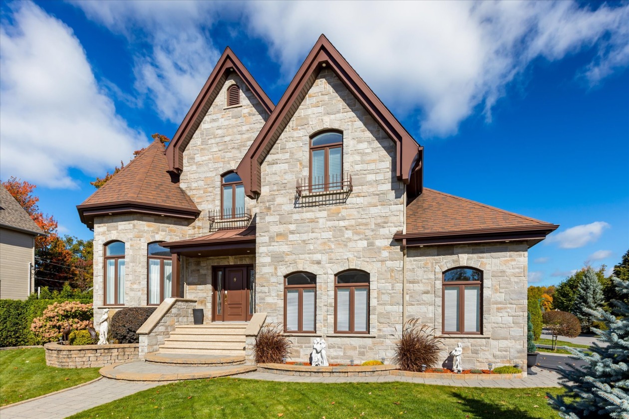 Façade — 1365 Av. Godefroy, Bécancour