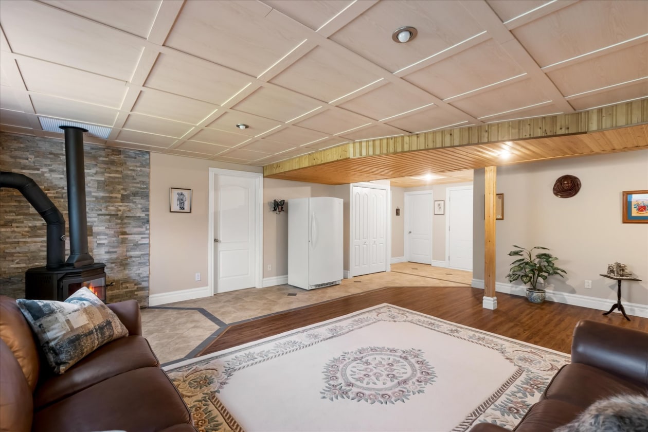 Salle familiale — 1365 Av. Godefroy, Bécancour