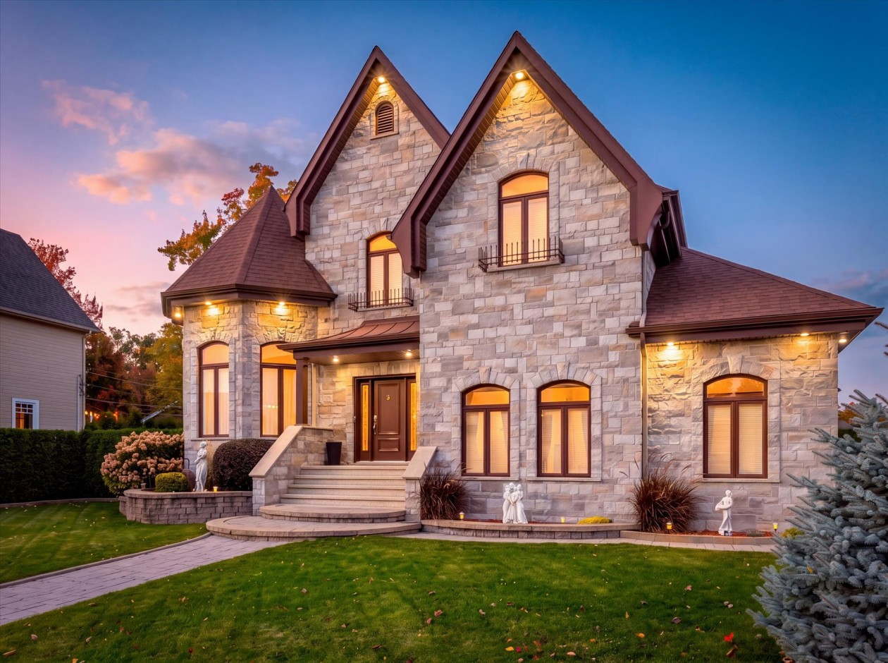 Façade — 1365 Av. Godefroy, Bécancour