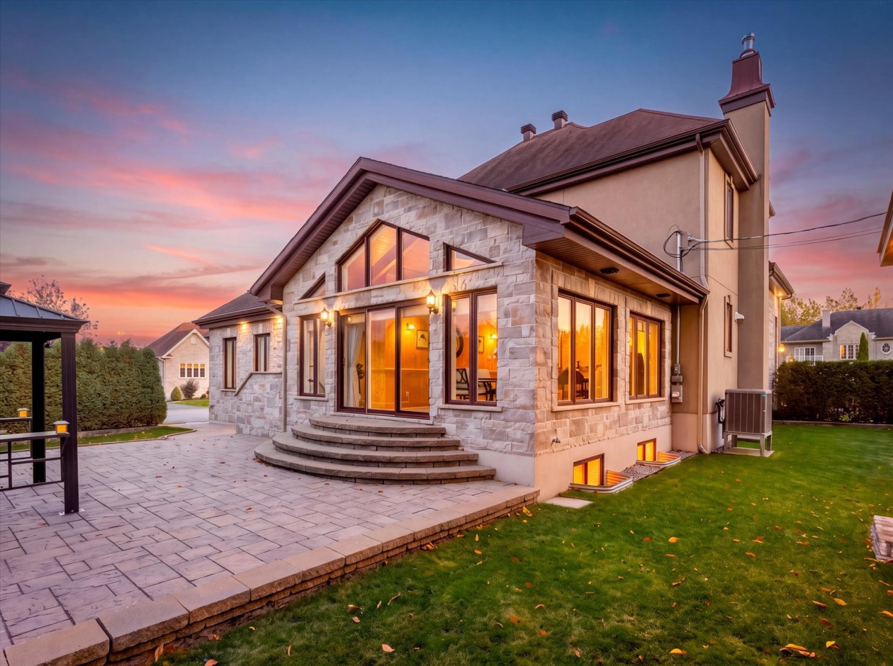 Face arrière — 1365 Av. Godefroy, Bécancour