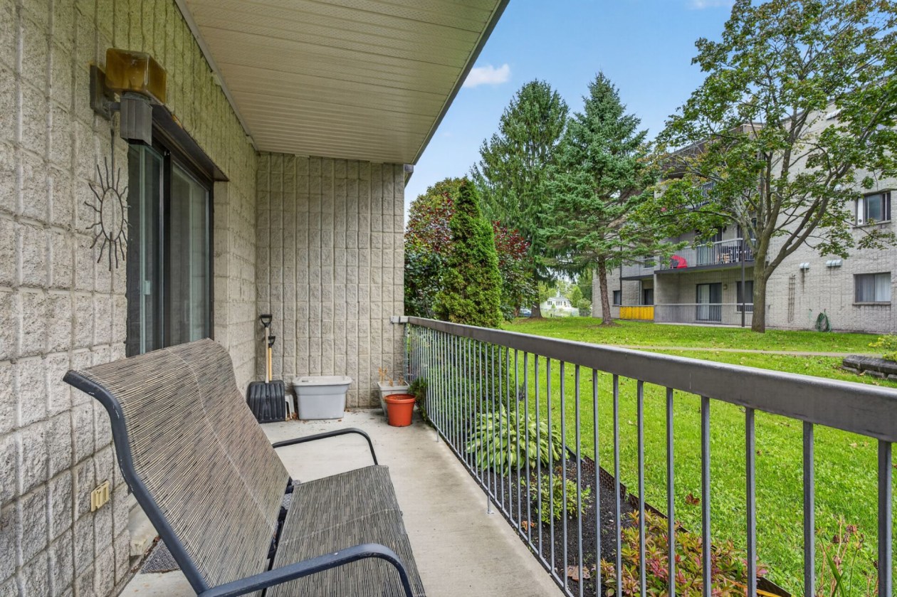 Balcon — 3545 Ch. Ste-Foy, Québec