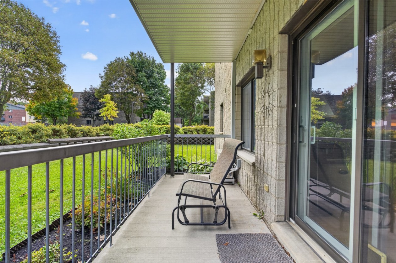 Balcon — 3545 Ch. Ste-Foy, Québec