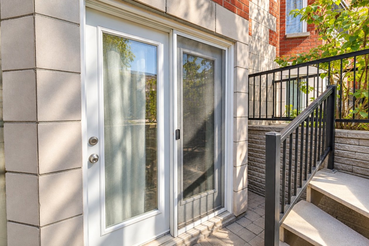 Balcon — 7361 17e Avenue, Montréal