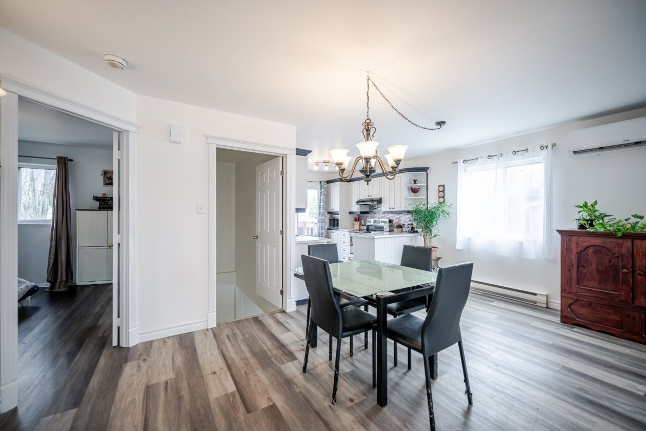 Salle à manger — 31 Rue Quintal, Saint-Liboire