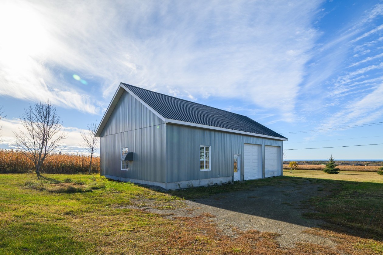 Garage — 293 2e Rang E., Sainte-Luce