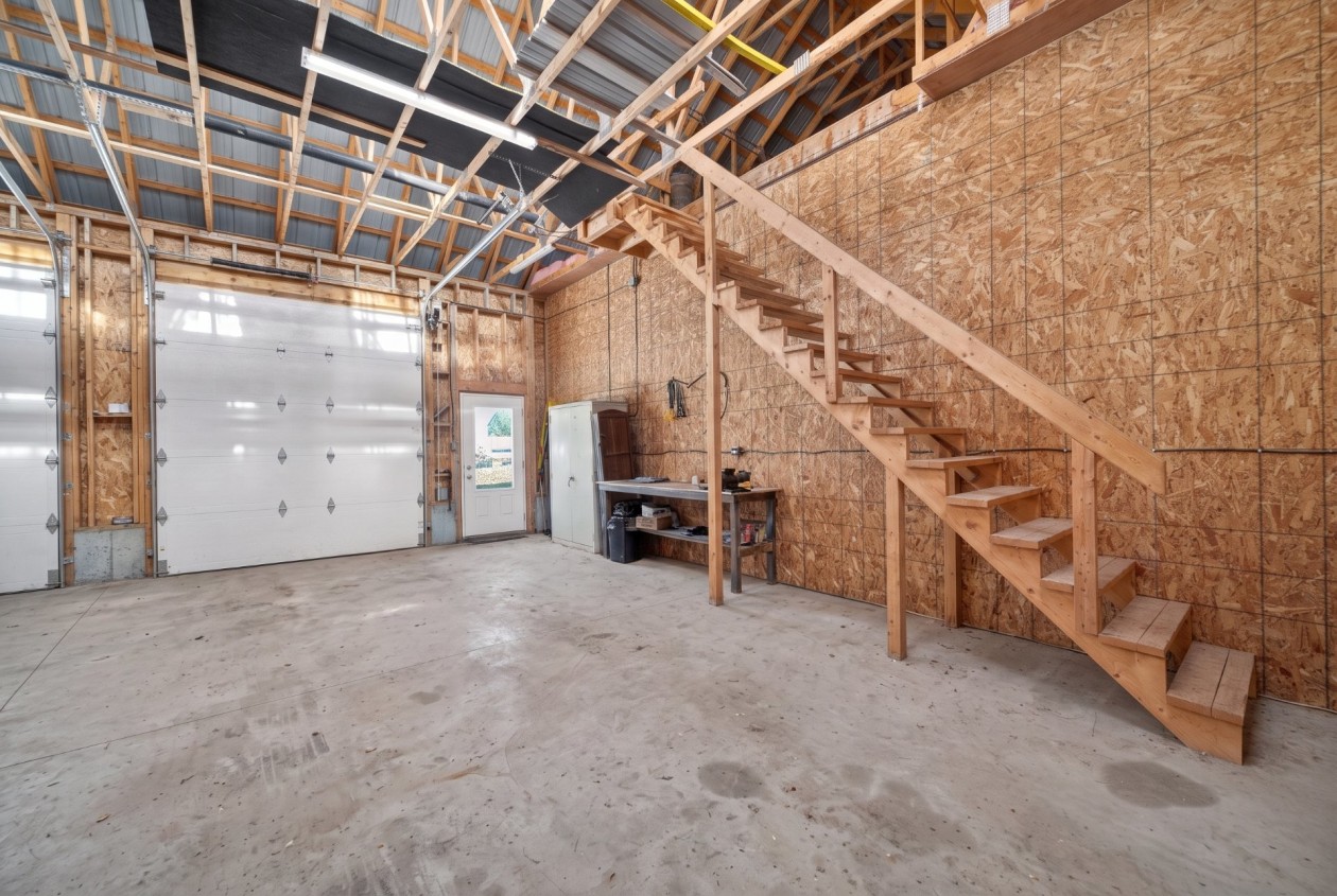 Garage — 293 2e Rang E., Sainte-Luce