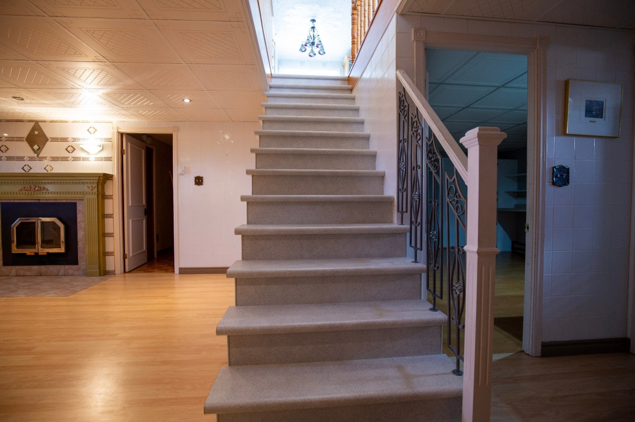 Escalier — 374 Route 138, Saint-Hilarion