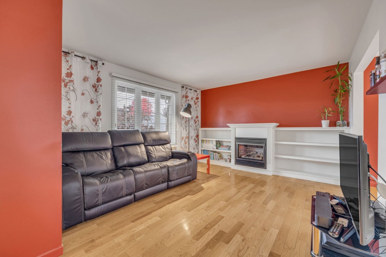 Salon — 4541 Av. de l'Eau-Vive, Lévis