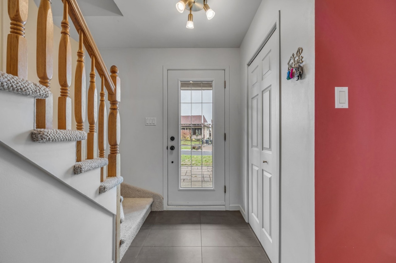 Hall d'entrée — 4541 Av. de l'Eau-Vive, Lévis