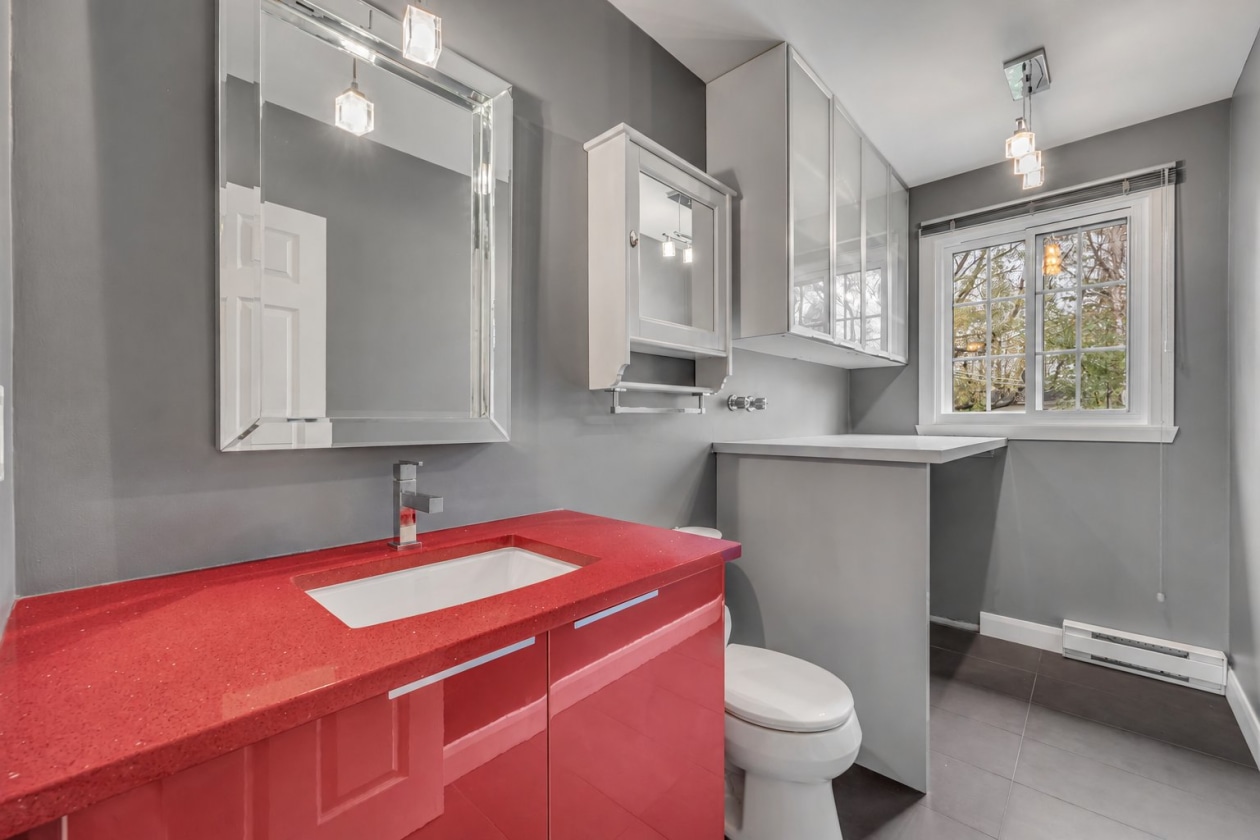 Salle d'eau — 4541 Av. de l'Eau-Vive, Lévis