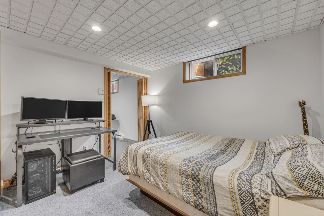 Chambre à coucher — 4541 Av. de l'Eau-Vive, Lévis