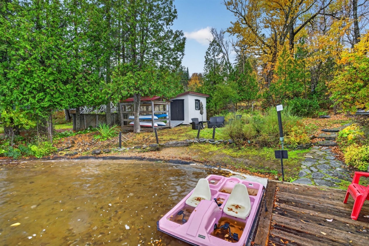 Accès au plan d'eau — 105 Rue des Scarabées, Saint-Raymond