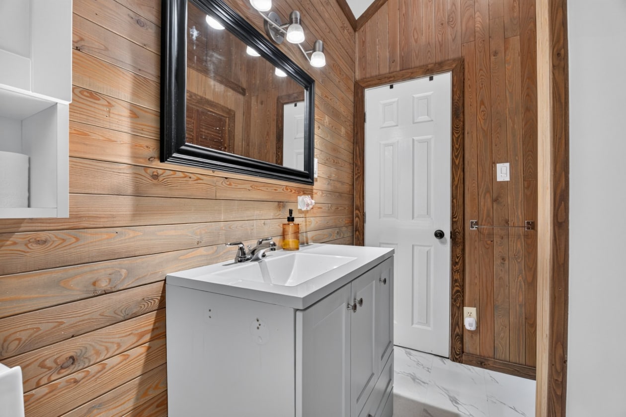 Salle de bains — 105 Rue des Scarabées, Saint-Raymond