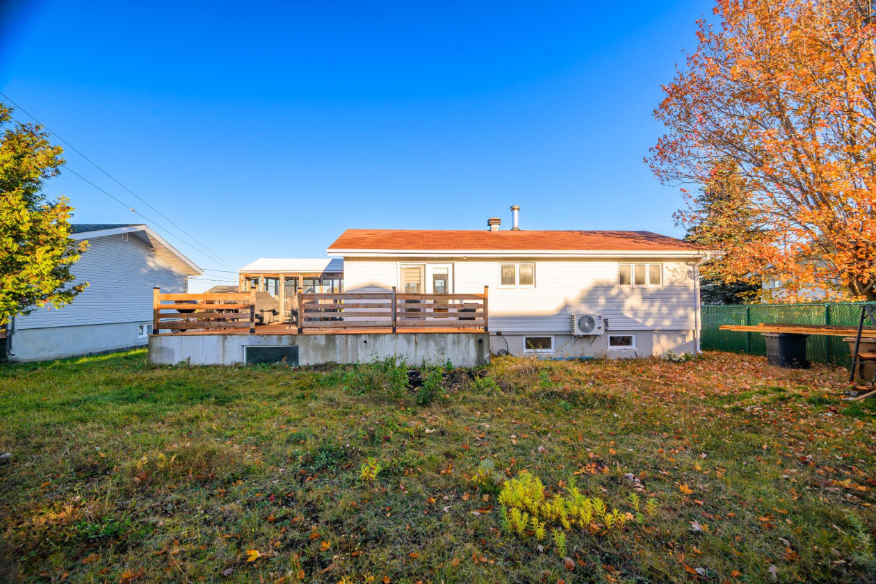 Cour — 867 Rue Arpin, Rimouski