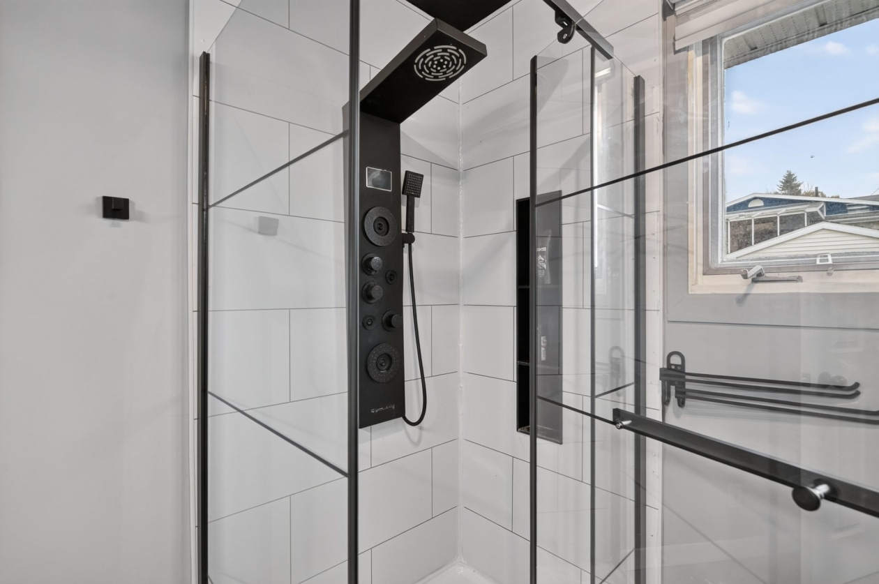 Salle de bains — 867 Rue Arpin, Rimouski