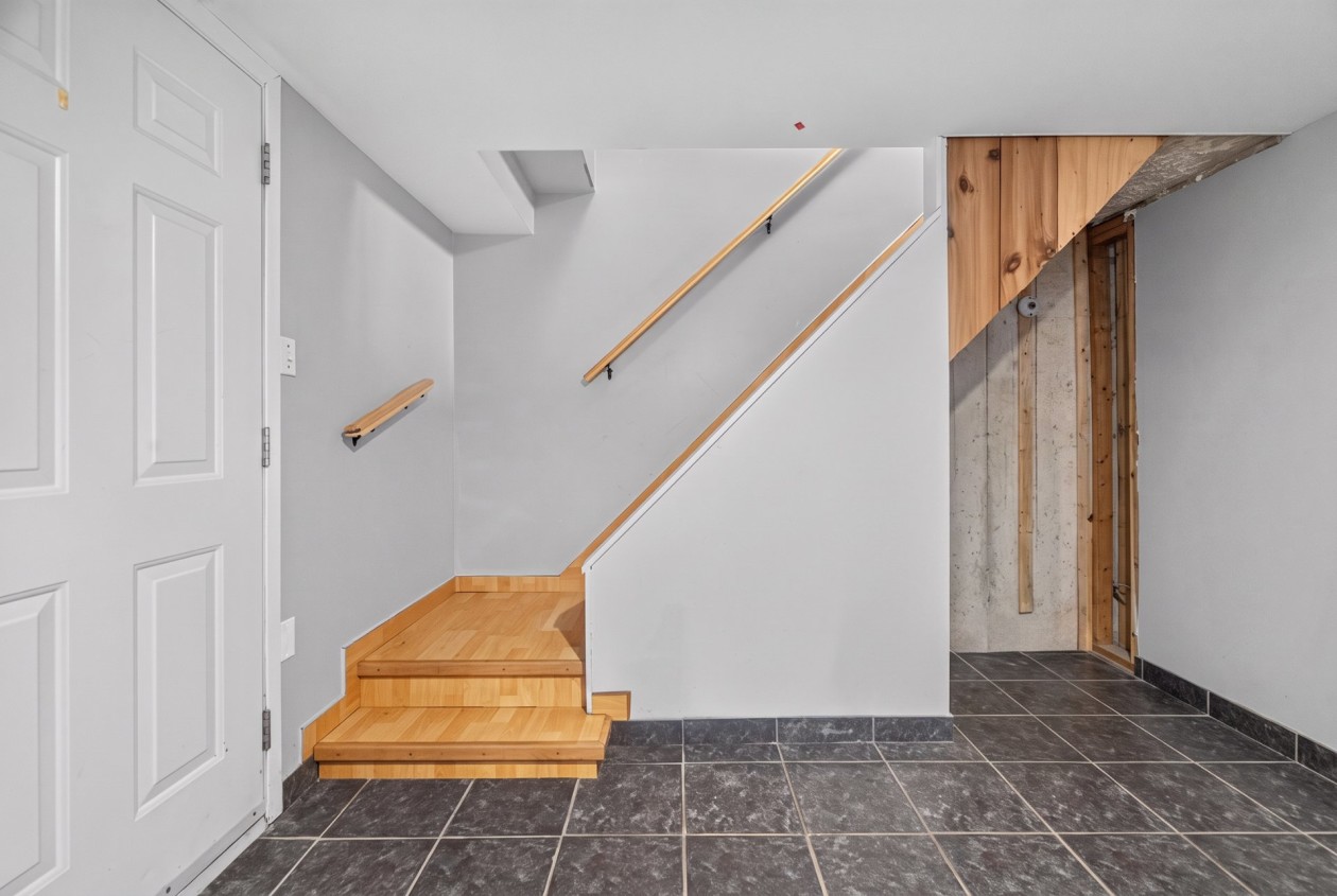 Escalier — 867 Rue Arpin, Rimouski