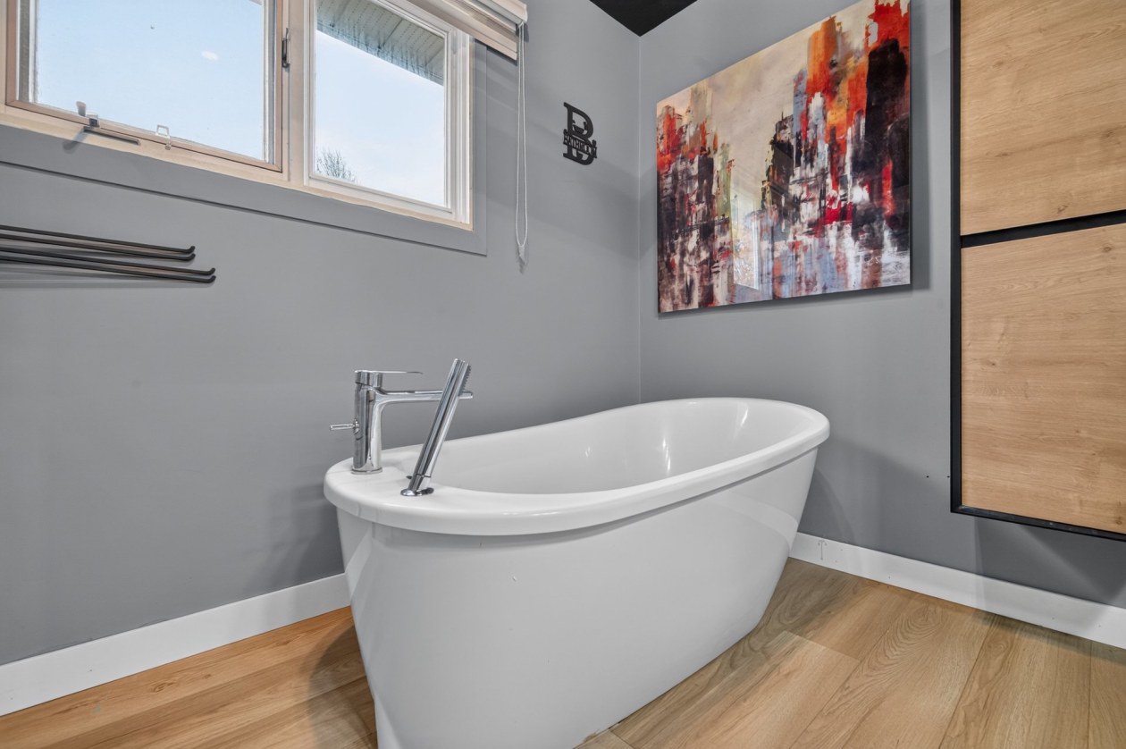 Salle de bains — 867 Rue Arpin, Rimouski