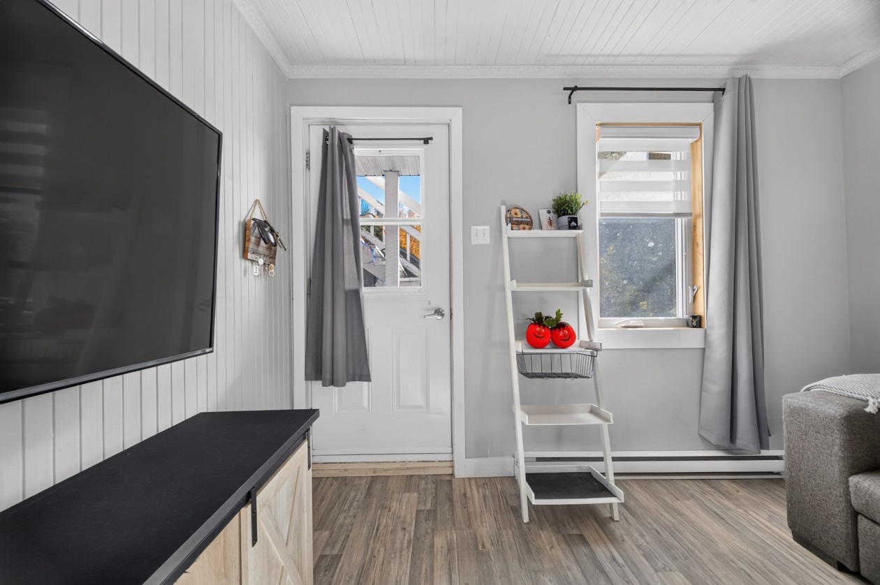 Hall d'entrée — 10 - 10B Rue Bérubé, Témiscouata-sur-le-Lac