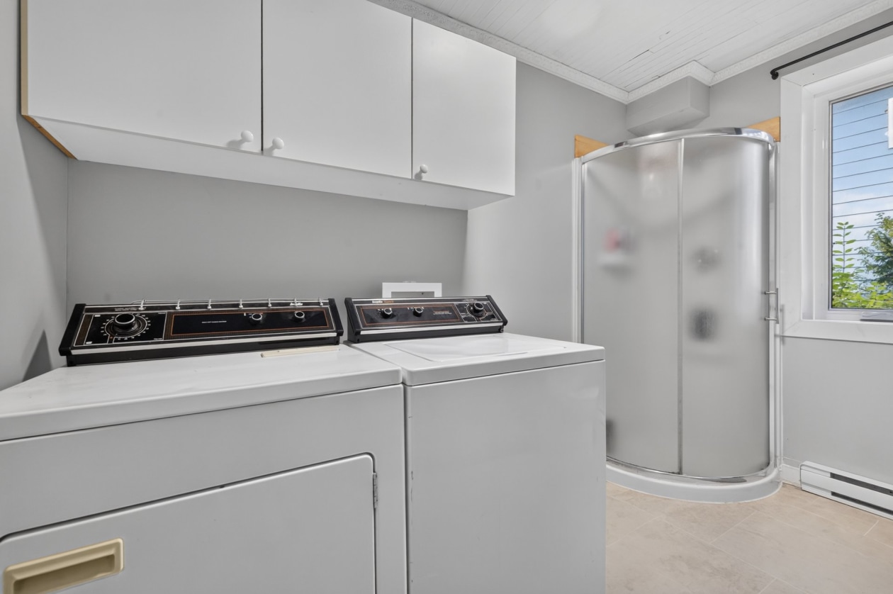 Salle de bains — 10 - 10B Rue Bérubé, Témiscouata-sur-le-Lac