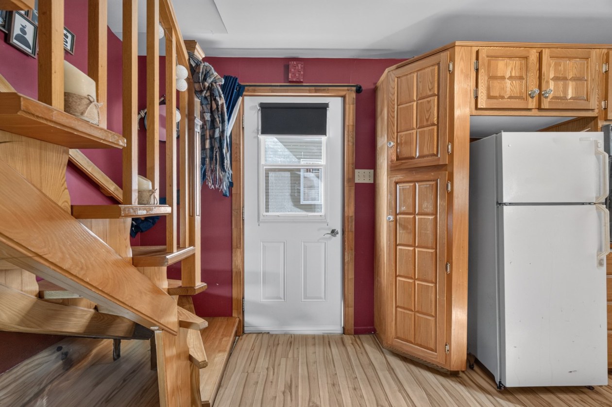 Hall d'entrée — 10 - 10B Rue Bérubé, Témiscouata-sur-le-Lac