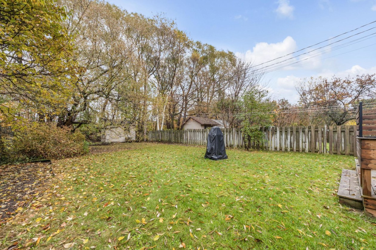 Yard — 4541 Av. de l'Eau-Vive, Lévis