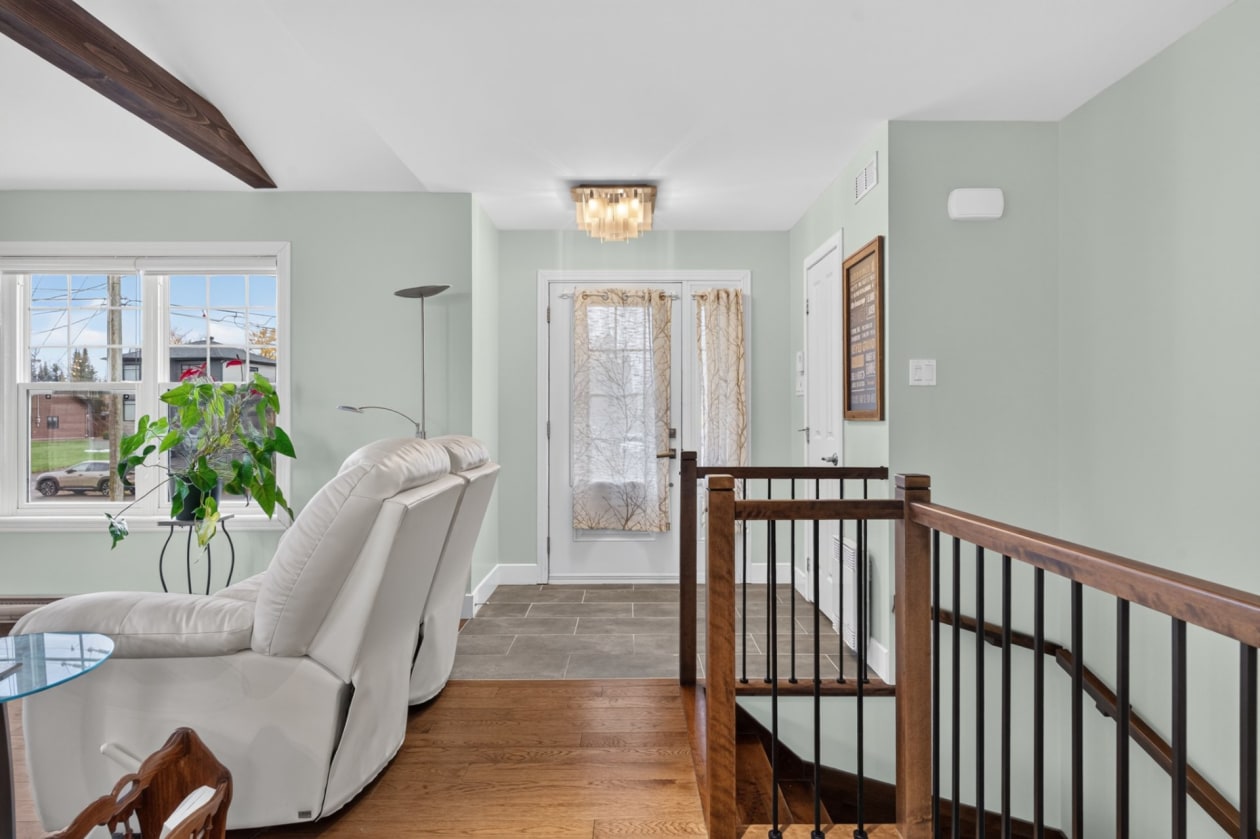 Hall d'entrée — 51 Rue de l'Osmonde, Sainte-Catherine-de-la-Jacques-Cartier