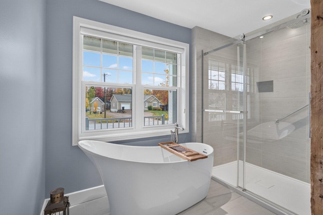 Salle de bains — 51 Rue de l'Osmonde, Sainte-Catherine-de-la-Jacques-Cartier