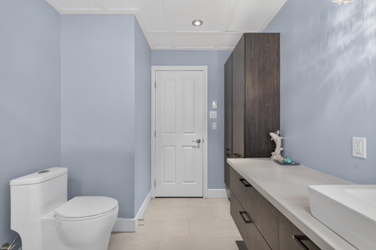 Salle de bains — 51 Rue de l'Osmonde, Sainte-Catherine-de-la-Jacques-Cartier